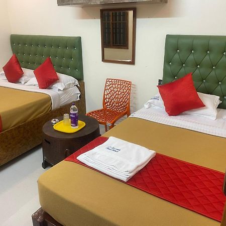 Le Suresh Guest House Пондичери Екстериор снимка