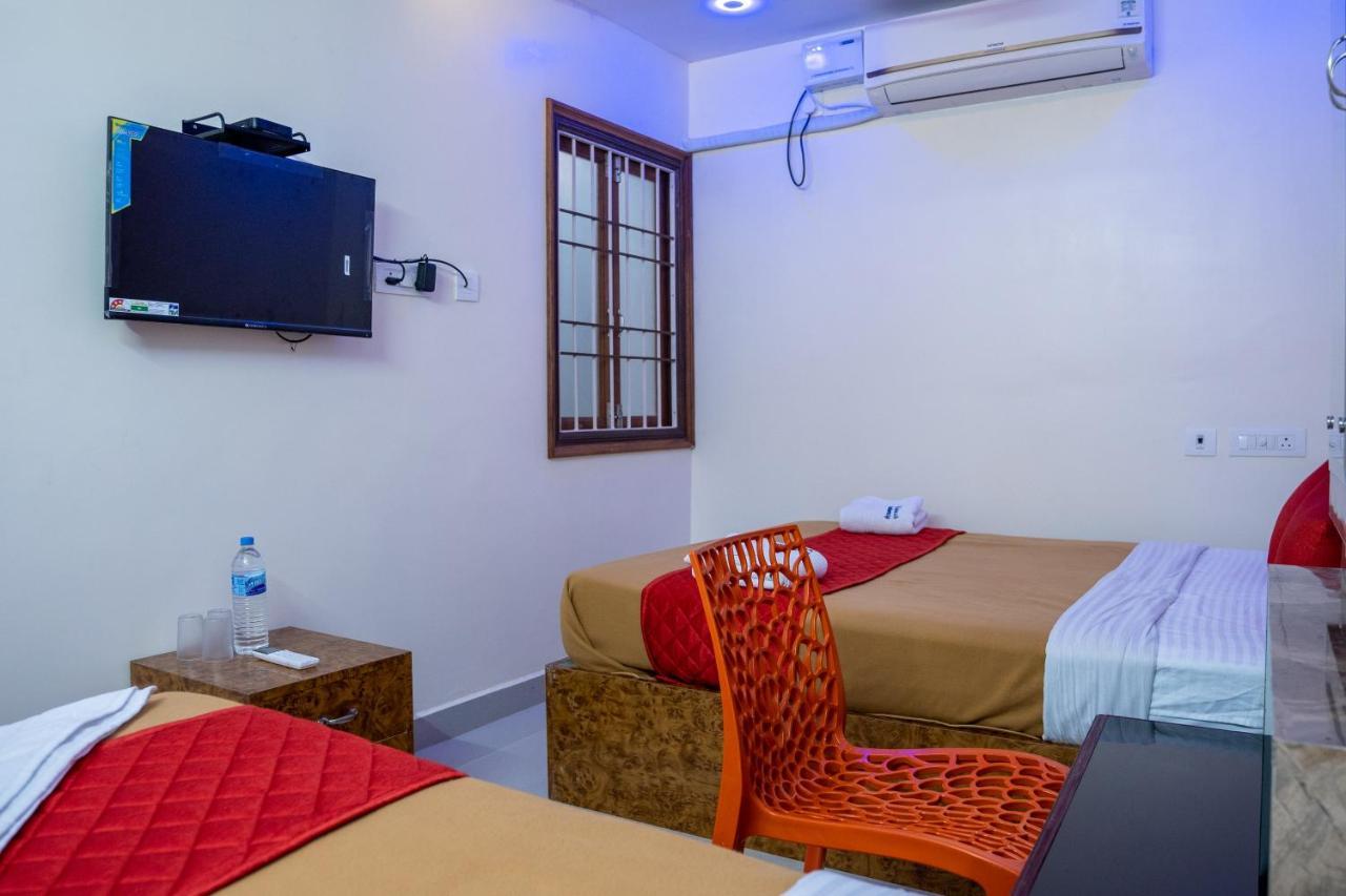 Le Suresh Guest House Пондичери Екстериор снимка