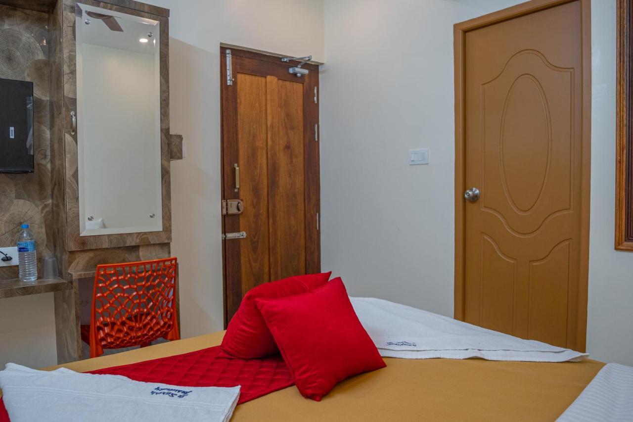 Le Suresh Guest House Пондичери Екстериор снимка